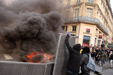 3,5 millions Français dans les rues contre le régime Macronie
