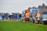 درگیری شدید پلیس فرانسه و فعالان محیط زیست ۳۰ زخمی بر جا گذاشت