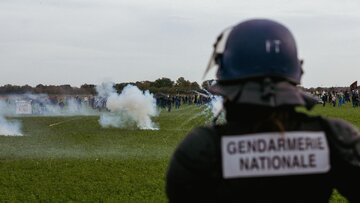 Méga-bassines : 3200 militaires et policiers déployés pour réprimer les écologistes