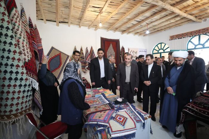 استاندار کرمانشاه بر تکمیل پروژه‌های نیمه تمام شهرستان هرسین تاکید کرد 