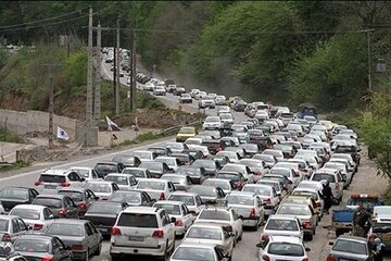 ترافیک سنگین در جاده چالوس و آزادراه کرج - قزوین