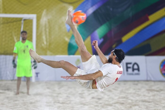 حمله یوزهای ایرانی به ساموراییها در ساحل پاتایا برای کسب سومین قهرمانی