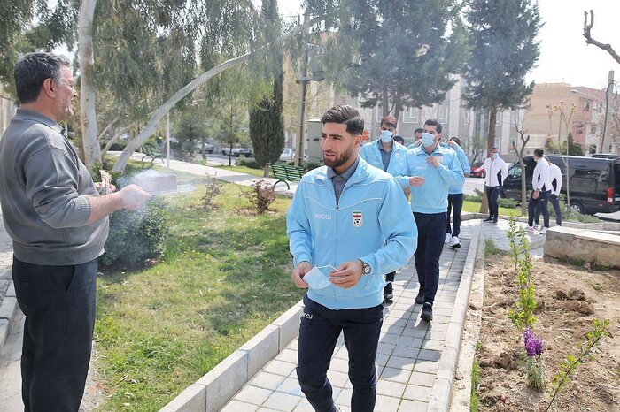 روز متفاوت مردان قلعهنویی؛ بازیکنان تیم ملی در مراکز خیریه + عکس