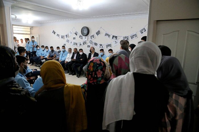 روز متفاوت مردان قلعهنویی؛ بازیکنان تیم ملی در مراکز خیریه + عکس