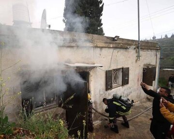 Des colons israéliens mettent le feu à une maison palestinienne en Cisjordanie