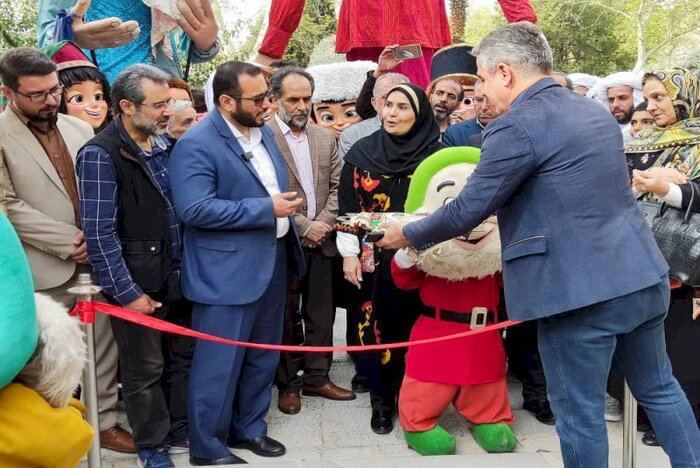 افتتاح نمایشگاه صنایع‌دستی «ایران من» در کاخ گلستان 