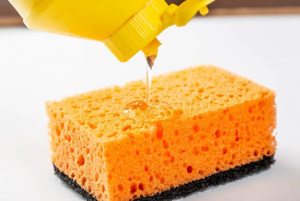 کاربردهای مایع ظرفشویی که از آن بیخبرید