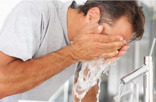 کاربردهای مایع ظرفشویی که از آن بیخبرید