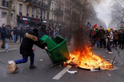 فرانس میں ملک گیر احتجاج اور ہڑتال کے 10 واں دن کی تصاویر
