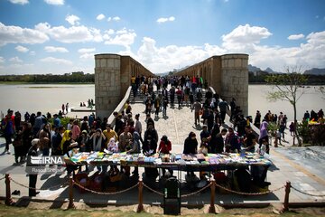 Zayanderoud ; attraction touristique dans le centre de l'Iran