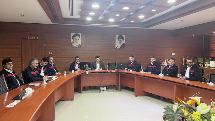 تحقق شعار سال یک تکلیف ملی است/ ظرفیتهای فولاد اکسین خوزستان برای رشد تولید عملیاتی شود