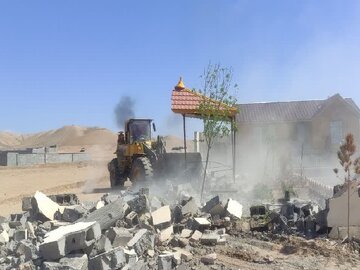 ۱۰۶ هکتار ساخت و ساز غیرمجاز در شهرستان مشهد قلع و قمع شد
