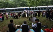 استقبال مازندرانی‌ها از قطار برای گشت و گذار درون استانی