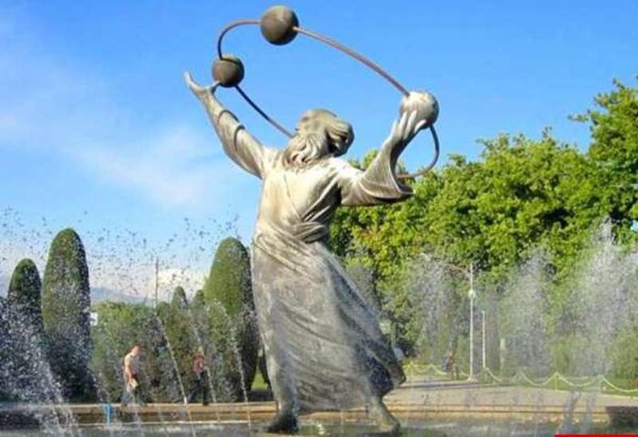 آرامگاه خیام نیشابوری/ تا سبزه خاک ما تماشاگه کیست
