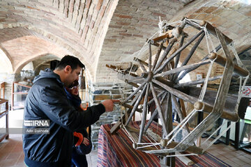 Hamedan, ci-git le sage Avicenne