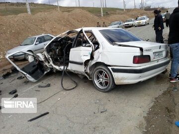 واژگونی خودرو در مهریز یزد یک کشته و ۲ مصدوم بر جا گذاشت