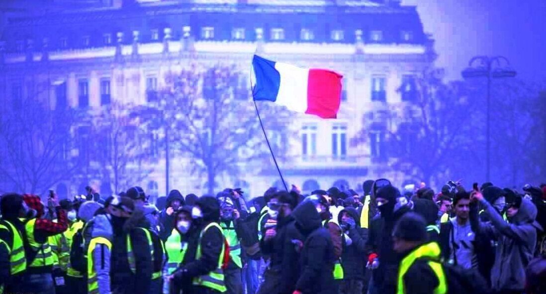 فرانسه در سالی که گذشت؛ از رُنسانس مکرون تا سرکوب مردم
