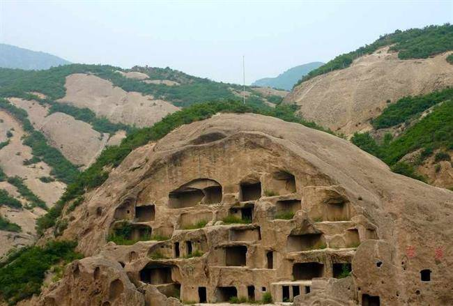 آیا میدانید ۴۰ میلیون چینی هنوز در غار زندگی میکنند؟ + عکس 1 آیا میدانید ۴۰ میلیون چینی هنوز در غار زندگی میکنند؟ + عکس