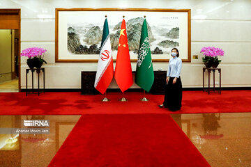 Le ministre iranien des Affaires étrangères, Hossein AmirAbdollahian, qui s'est rendu en Chine, a rencontré son homologue saoudien, Faisal bin Farhan, ce jeudi (6 avril 2023). (Photo : Ahmad Moini Jam)
