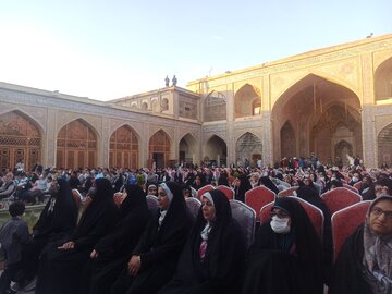 جشن میلاد امام حسن مجتبی (ع) در مسجد نصیرالملک شیراز برگزار شد 