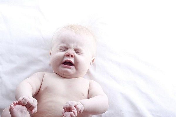گرفتگی بینی، عطسه و سکسکه در نوزادان