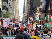 Die Menschen in New York protestieren gegen die Eskalation der Angriffe des zionistischen Regimes