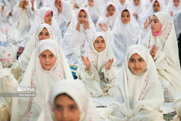 Iran : célébration du premier jeûne des enfants à Hamedân