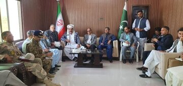 بازارچه مرزی ایران و پاکستان در گذرگاه میرجاوه-تفتان گشایش یافت