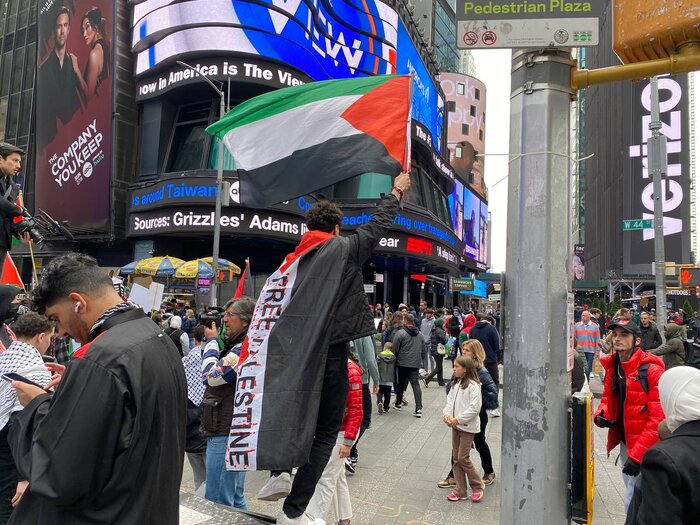 فریاد آزادی فلسطین در قلب منهتن نیویورک طنین انداز شد+ گزارش تصویری