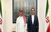 Saudischer Botschafter besucht seinen iranischen Amtskollegen in Maskat