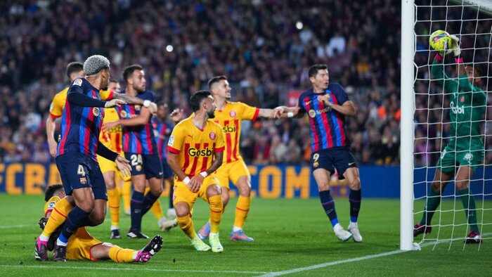 توقف بارسلونا در دربی کوچک کاتالونیا؛ بازی ناامیدکننده صدرنشین در شب تشویق مسی