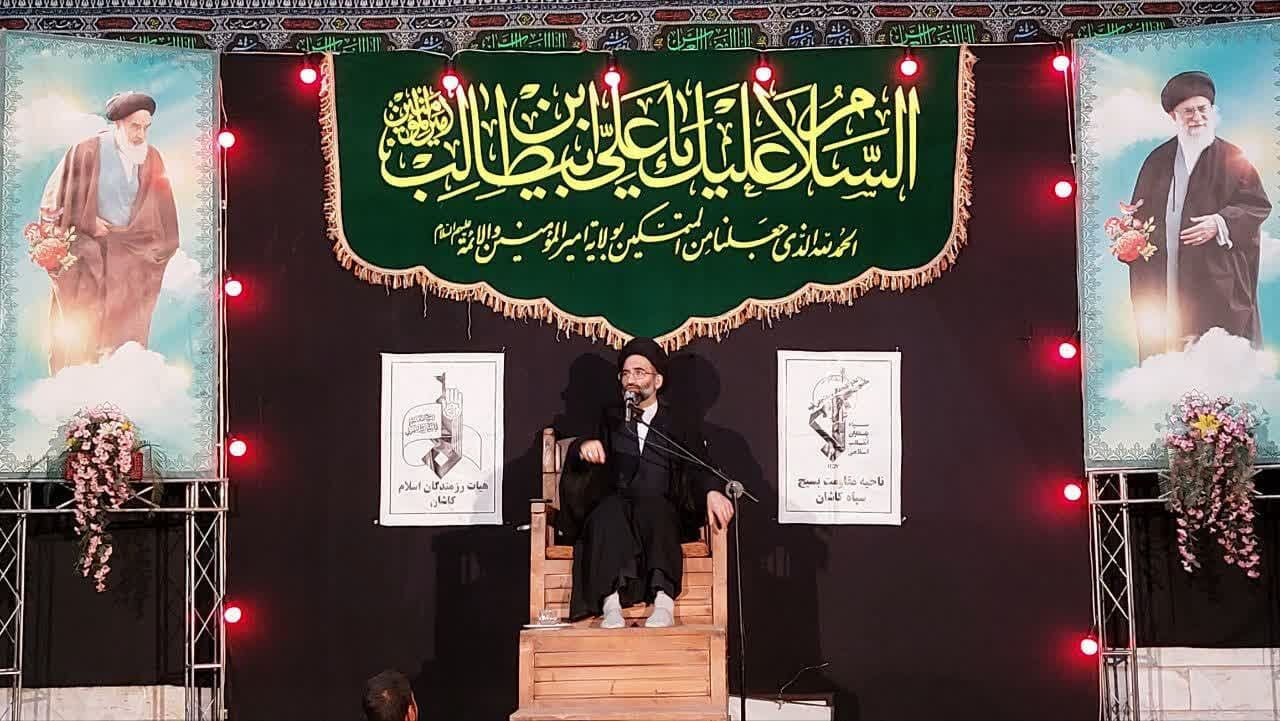 امام جمعه کاشان:ضعف ایمان و گرایش به مادیات عامل مهم انحراف جامعه پس از رحلت پیامبر(ص) بود