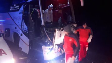 برخورد اتوبوس مسافربری با تریلر در جاده زنجان ۶ مجروح برجا گذاشت