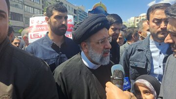 Le président Raïssi se joint à la marche de la Journée mondiale de Qods