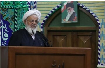 امام جمعه یزد: دولت با جدیت برای مهار تورم اقدام کند