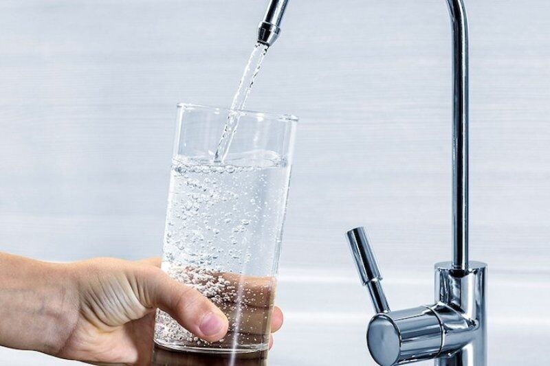 آب آشامیدنی ، سالمترین نوشیدنی برای کودکان