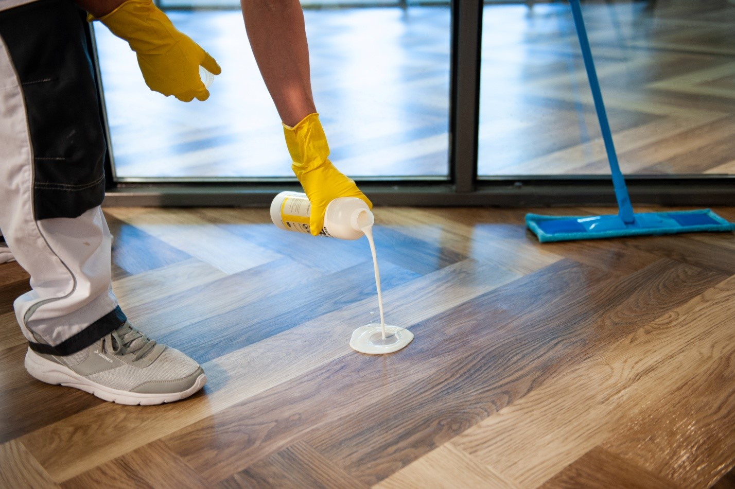 روشهای صحیح و کاربردی نگهداری از کفپوشهای چوبی