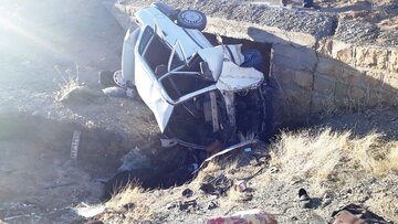 مرگ مادر ۲۸ ساله براثر سقوط پراید از روی پل در مهریز یزد