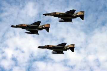 Plus de 40 avions de chasse survoleront le ciel de Téhéran le jour de la Journée de l'armée (Commandant de l'armée de l'air)