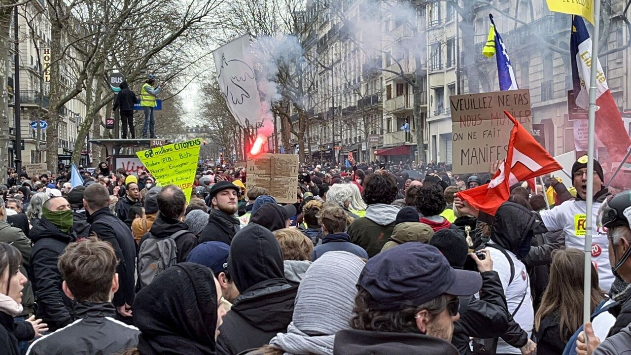 فرانس میں احتجاجی مظاہروں کا سلسلہ جاری ہے