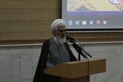 امام جمعه زنجان:‌ دشمنان،‌ اقتصاد و فرهنگ ایران را نشانه گرفته‌اند