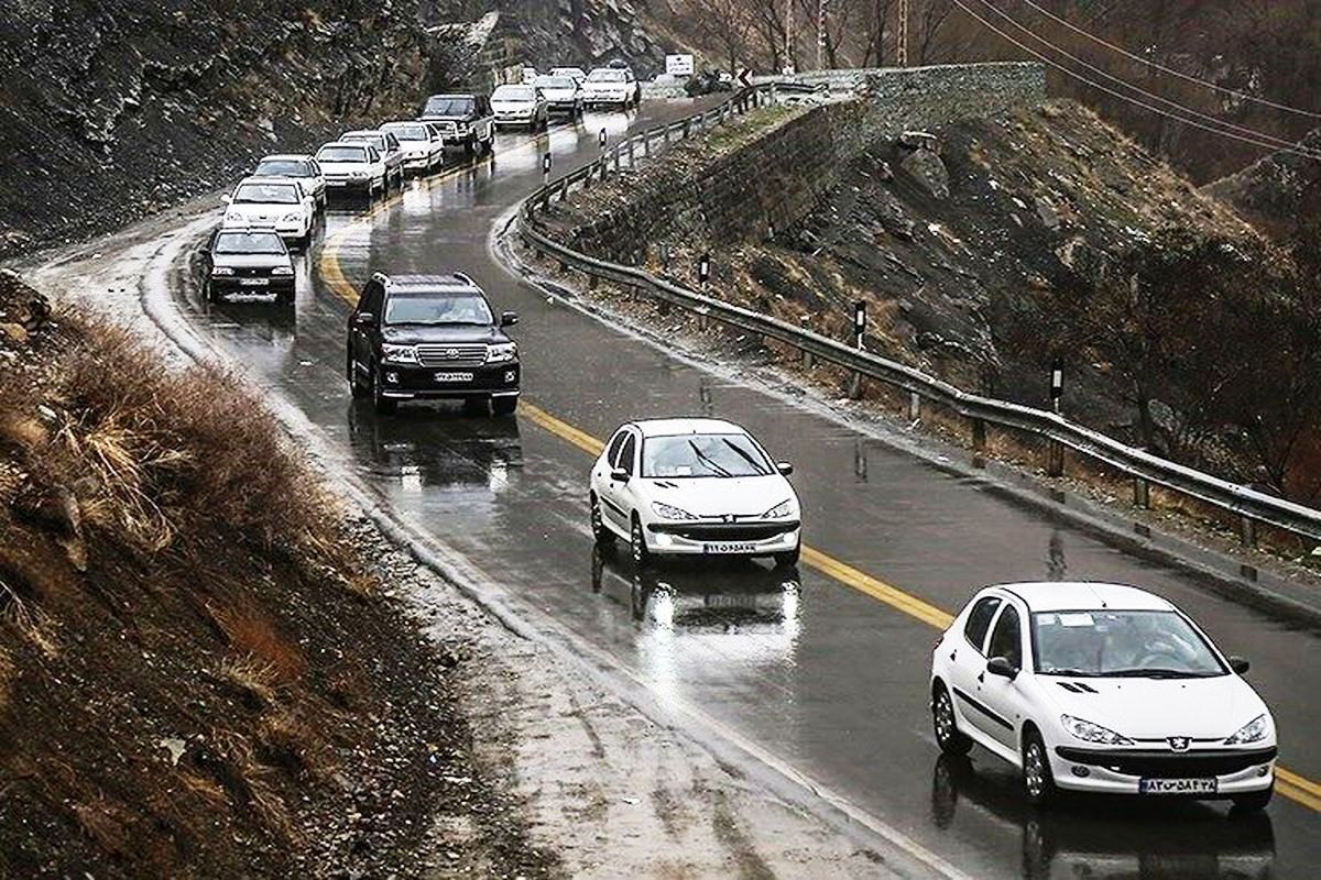 جاده‌های مازندران بارانی و لغزنده است