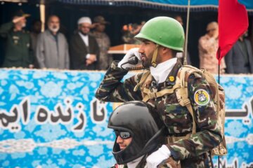 رژه موتوری نیروهای مسلح در زاهدان برگزار شد