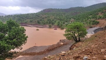 مهار طغیان رودخانه کشکان در سد در حال احداث تنگ‌معشوره