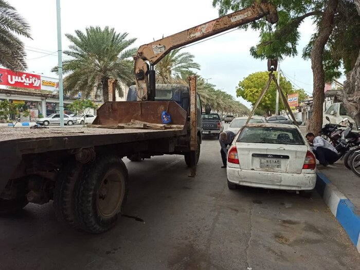 شهردار: جمع آوری خودروهای فرسوده رها شده در قشم آغاز شد
