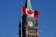 Binlerce Kanadalı memur, ücretleri protesto etmek için greve gitti