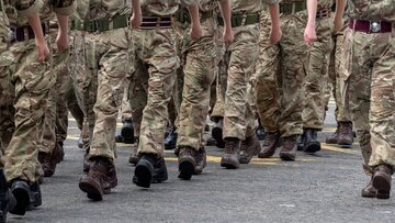 پارلمان انگلیس درباره وضعیت شکننده ارتش هشدار داد