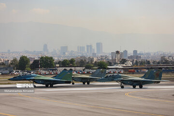 Iran's Army Air Force fighters' parade