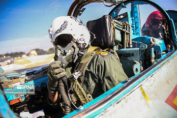 Iran's Army Air Force fighters' parade