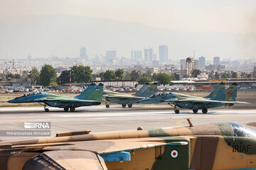 Iran's Army Air Force fighters' parade